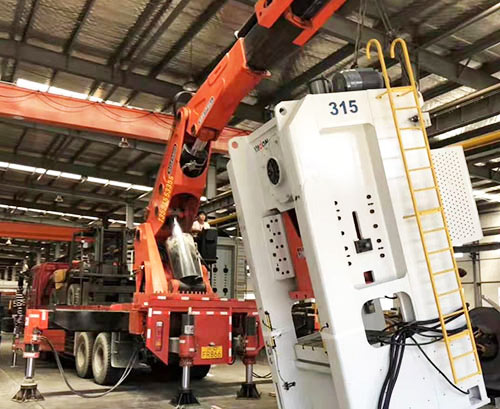 深泽县附近随车吊出租，轻松解决运输难题