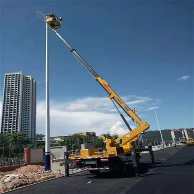 深泽县维修路灯的曲臂升降车出租