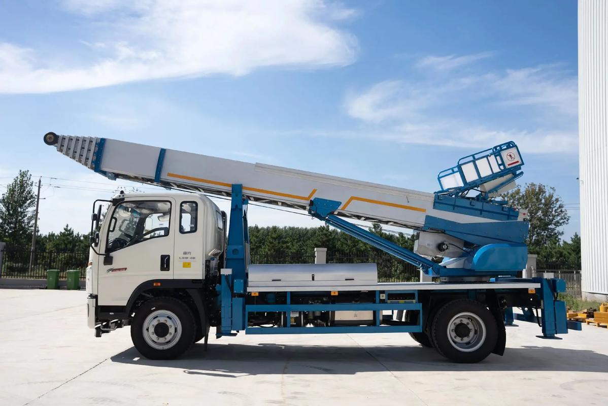 深泽县云梯上料车租赁费用