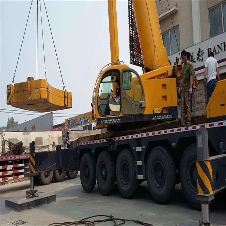 深泽县当地吊车出租|机器吊装|75吨|工厂搬迁服务