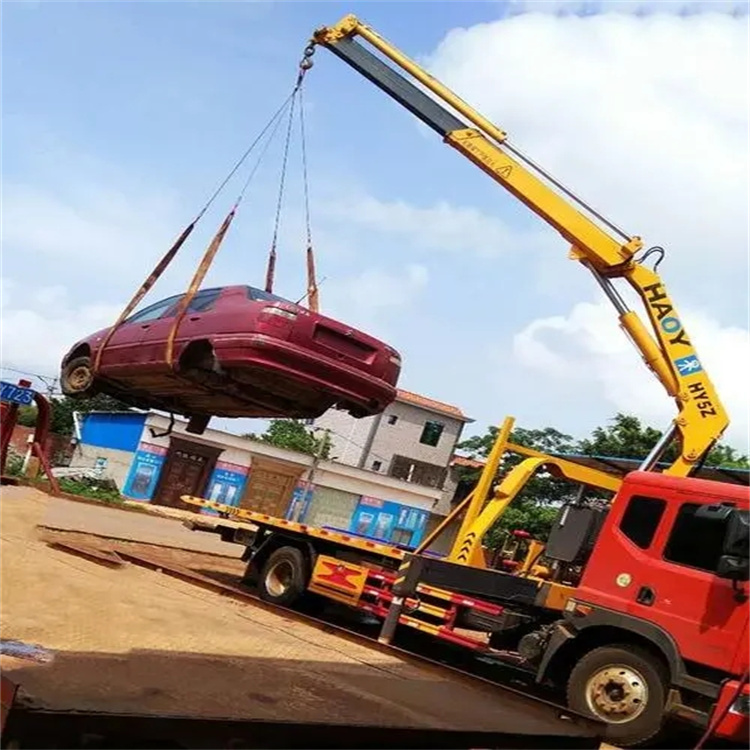 深泽县吊车吊汽车的正确方法